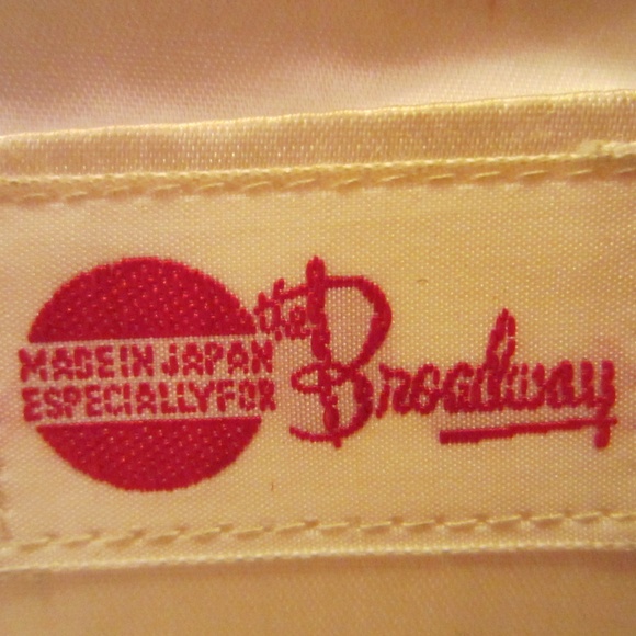 Broadway Exclusive White Sequined Floral Beaded Handbag MOP On Brass Frame - Picture 7 of 15